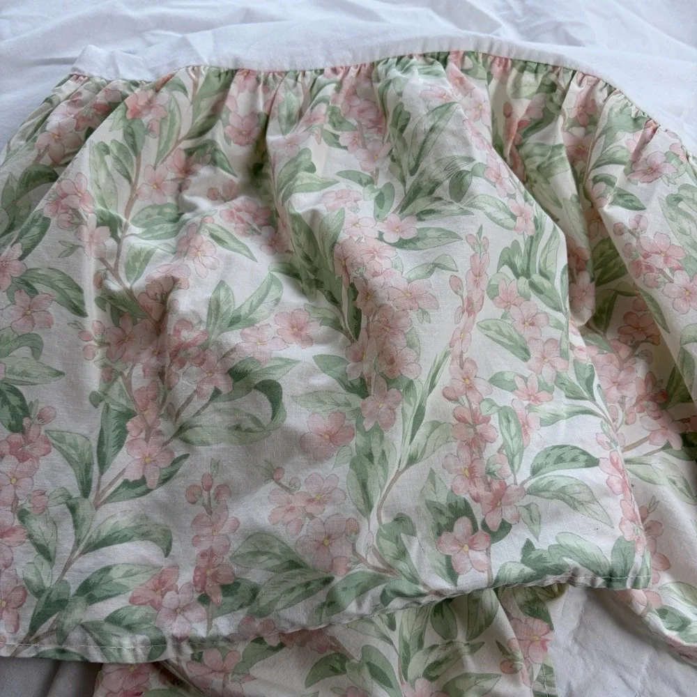 Vintage Floral Bedskirt Queen + 2 Ruffled Shams Pink Green Cottagecore USA